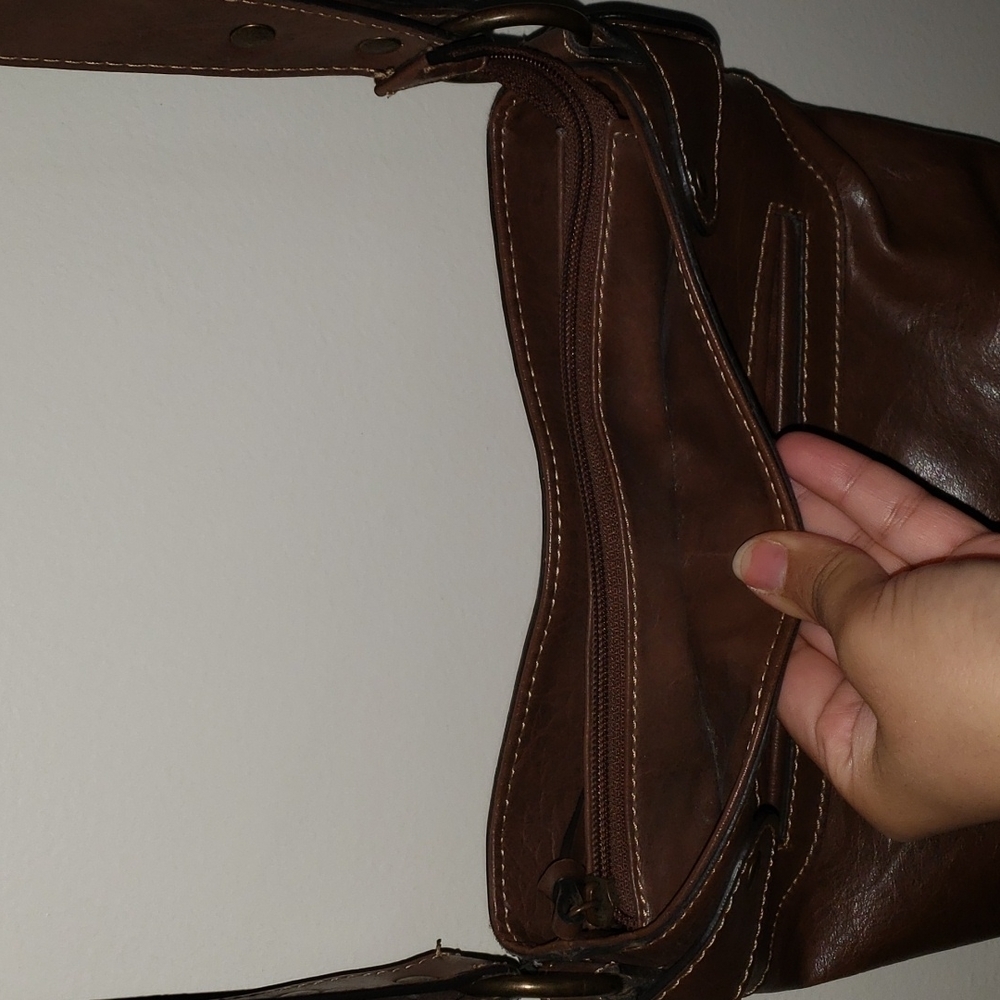 Liz Claiborne Axcess Crossbody Bag - Picture 3 of 7